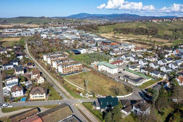 Drohnenaufnahme mit Aussicht nach Lörrach