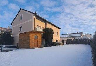 Hausansicht / Garten