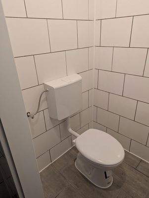Neuer Toilettenraum 