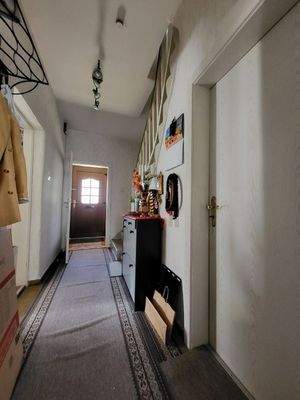 Flur Blick zum Eingang