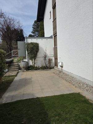 Terrasse an der Hausseite