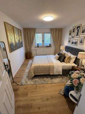 Schlafzimmer möbliert 