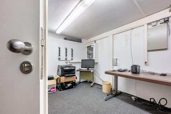 Büro- bzw. Verwaltungsraum im Untergeschoss