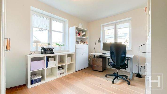 Büro im Erdgeschoss