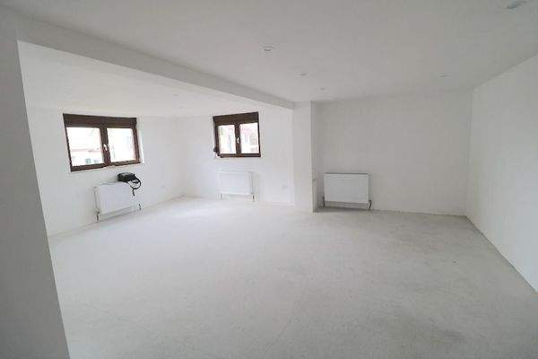 Wohnzimmer mit Kamin