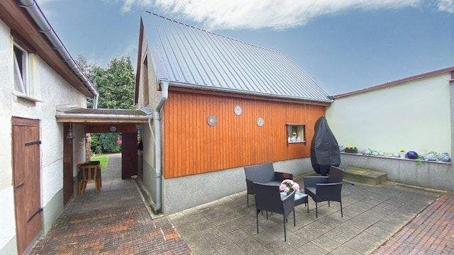 Hofansicht mit Nebengelass