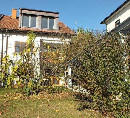 Haus mit Gartenansicht