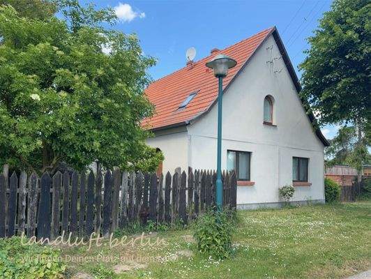 Anblick vom Dorf Neulewin kommend (Ostseite des Ha