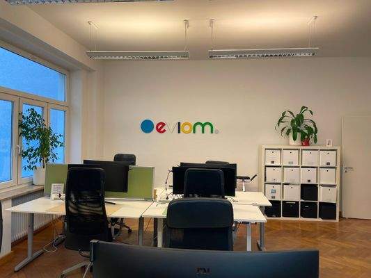 Flexdesks und Stauraum