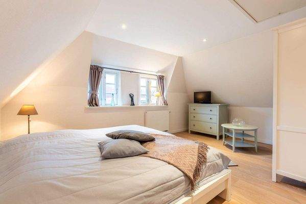 Zweites Schlafzimmer (OG)