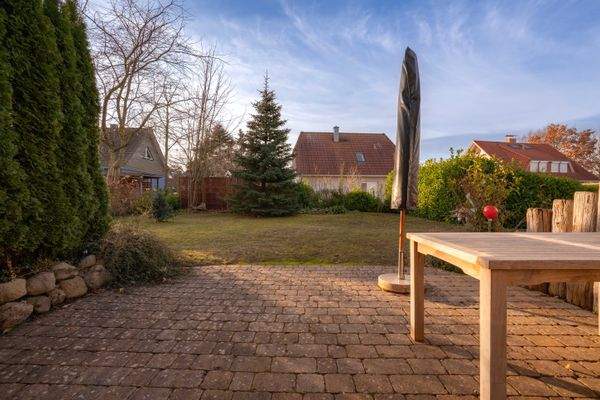 Terrasse mit Blick in Garten