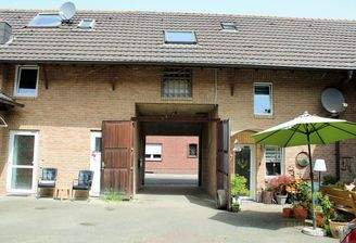 Blick vom Innenhof zur Einfahrt