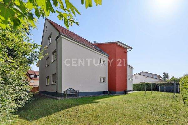 Haus Rückseite mit Garten