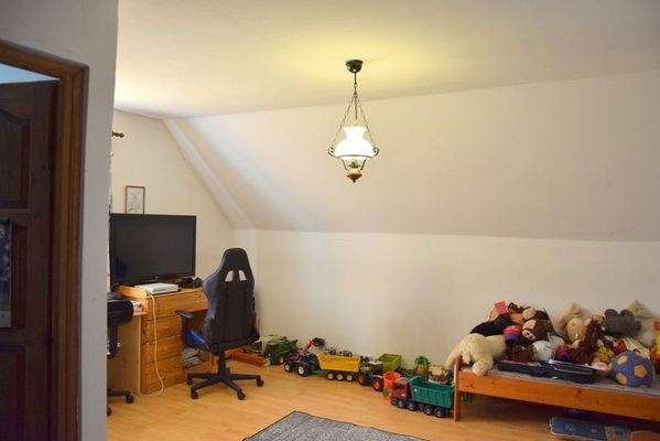  Kinderzimmer / Schlafzimmer