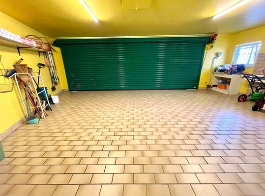 Innenansicht - Garage.jpg