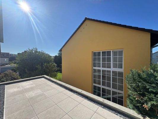 Sonnige Stunden auf der Terrasse