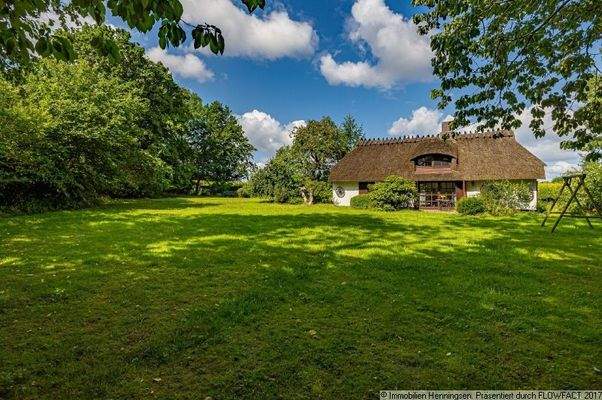 Ansicht Süd mit Garten