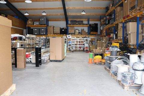 Büdelsdorf Halle, Büdelsdorf Hallenfläche