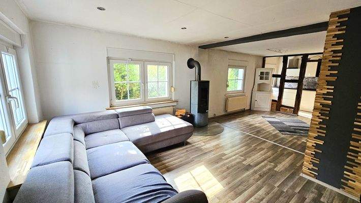 Wohnbereich mit Blick zum Essbereich