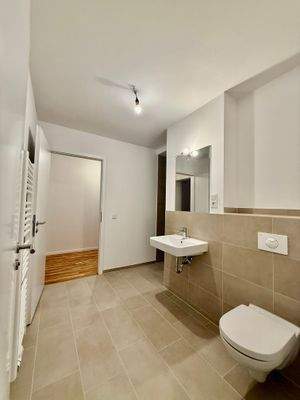 Duschbad von zwei Seite begehbar