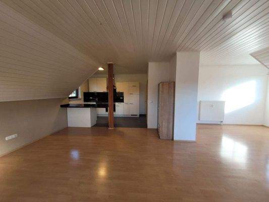 Essbereich zur Küche.jpg