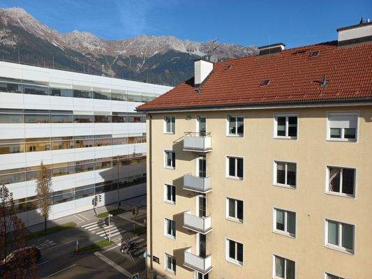 Ausblick in Richtung Universität Innsbruck (Chemisches Institut)