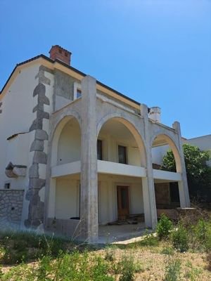 schones-einfamilienhaus-auf-der-insel-krk (1)