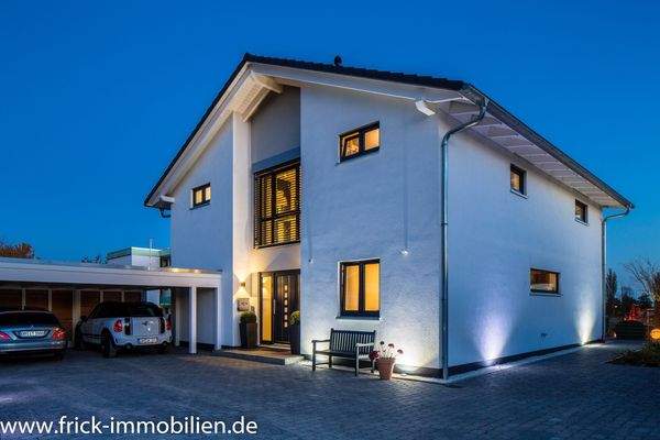 31-NW-Ansicht nachts.JPG