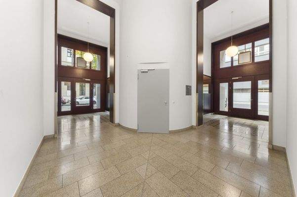 Die Wohnung hält, was das exklusive Foyer verspricht
