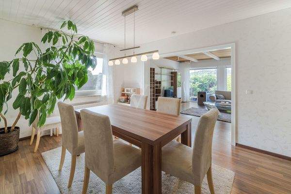 Offen gestaltetes Esszimmer