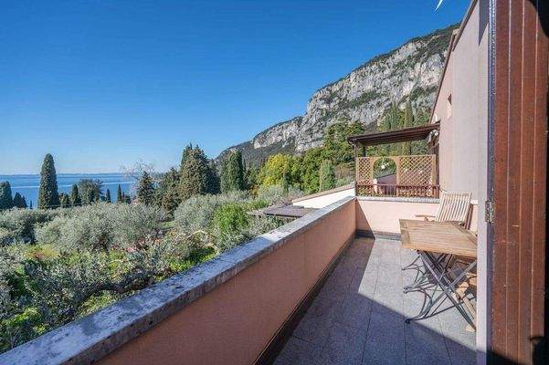 Tecnocasa Garda 002.jpg