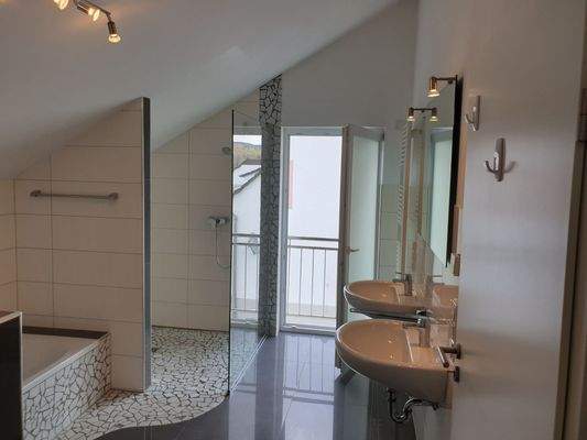 17_DG Badezimmer3.jpg