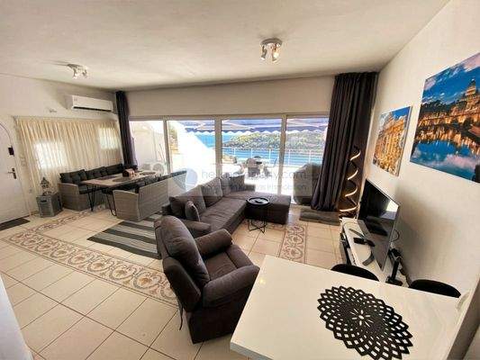 10045c5b6c2c4672b04b826ef1065e01-original