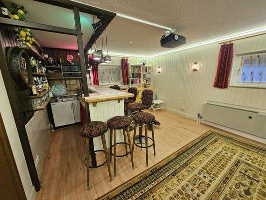 Hobbyraum (beheizbar) mit Kellerbar