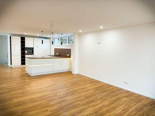 Essbereich mit offener Küche.jpg