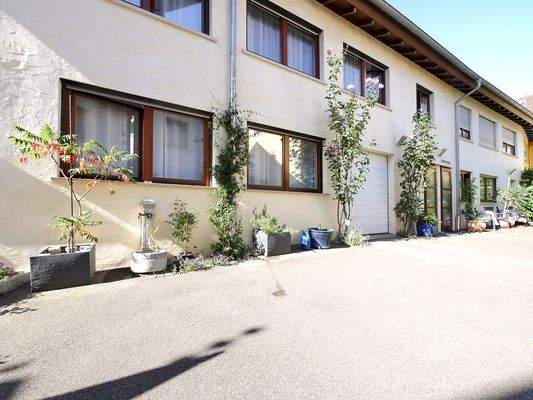 204  ruhiger Innenhof (1 von 1).jpg