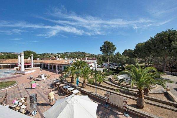 Ladenlokal zum Verkauf nahe Strand in Santa Ponsa auf Mallorca