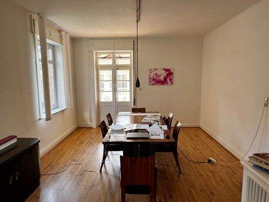 Besprechungsraum mit Wintergarten im Erdgeschoss