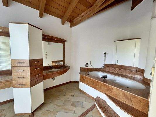 Bad im EG vom Schlafzimmer