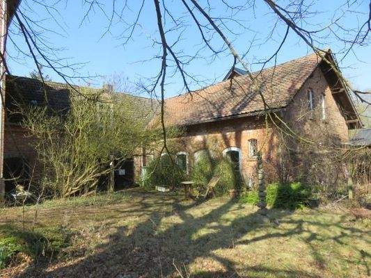 Gebäude mit eingerichtetem Tonstudio