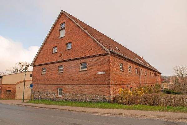 4 Blick von der Straße