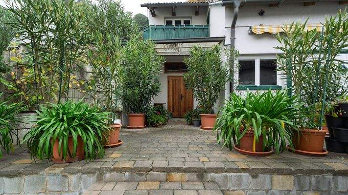 Eingang Waschküche/ Geräteschuppen Nebengebäude