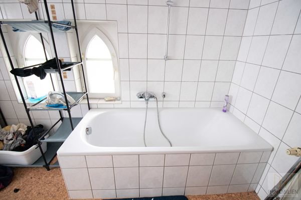 OG - Wohnung links Badezimmer 