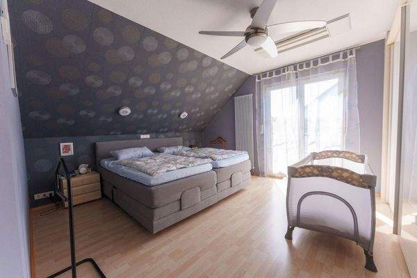 Schlafzimmer mit Ankleide