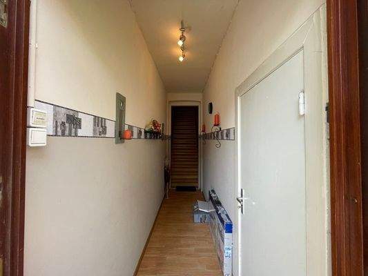 separater Eingang zur Wohnung im DG