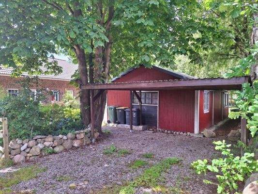 Zusätzliches Carport