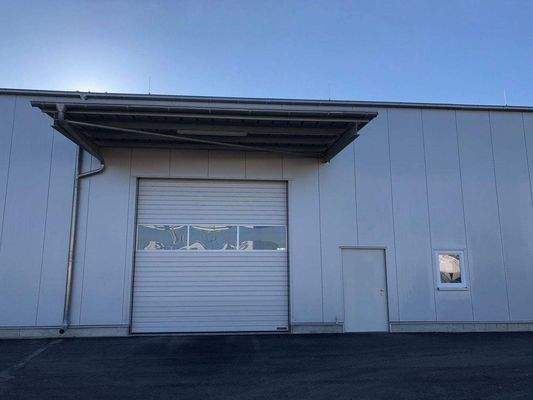 Sektionaltor in ähnlicher Ausführung