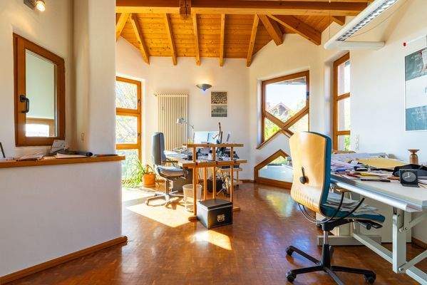 Büro 2 im OG (Gewerbeeinheit)