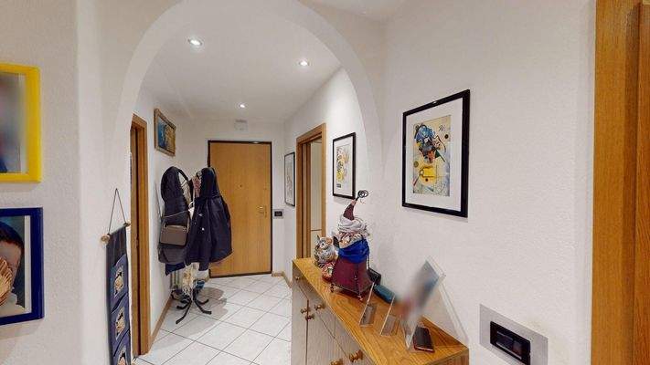 Meran-Merano-Trilocale-Dreizimmerwohnung-in-vendita-vendesi-zu-verkaufen-Balkon-balcone