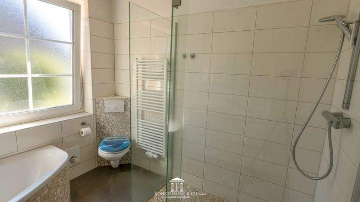 Vollbad im Erdgeschoss